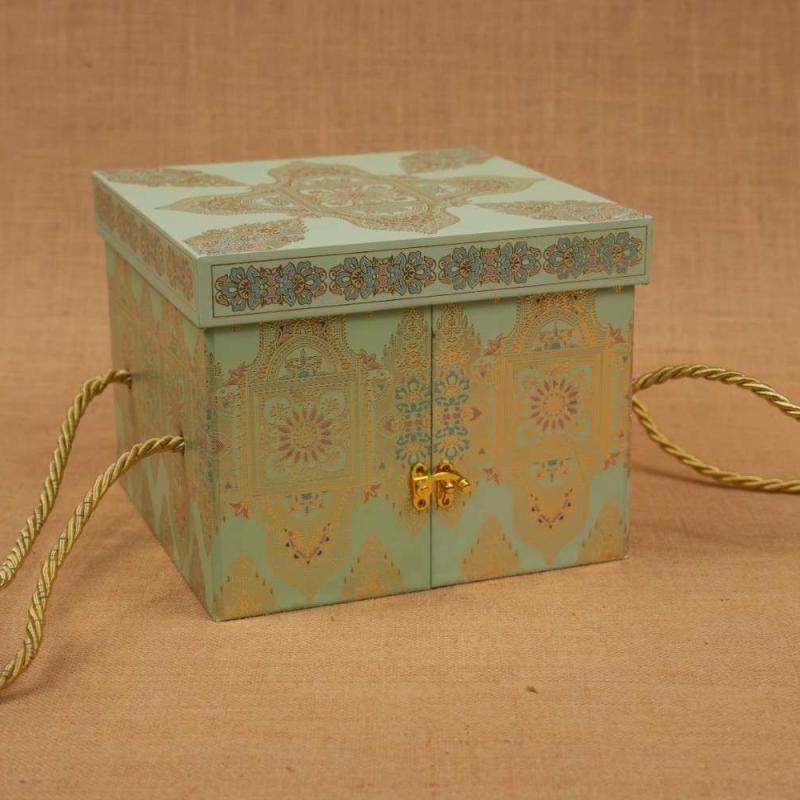 4 Jar & Cavity With Handle